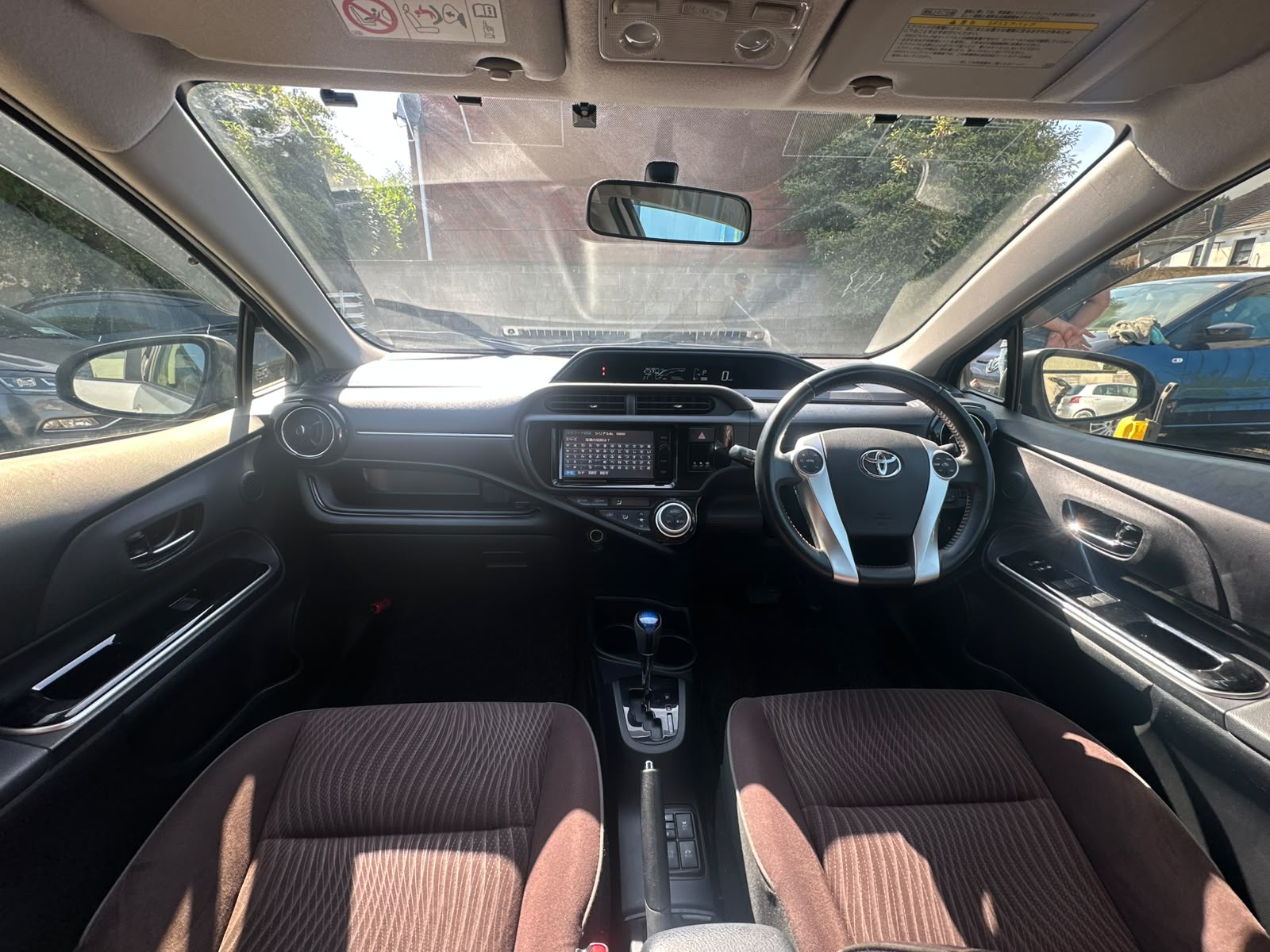toyota aqua 2015 g package hybrid (4) toyota aqua 2015 g package hybrid (4)