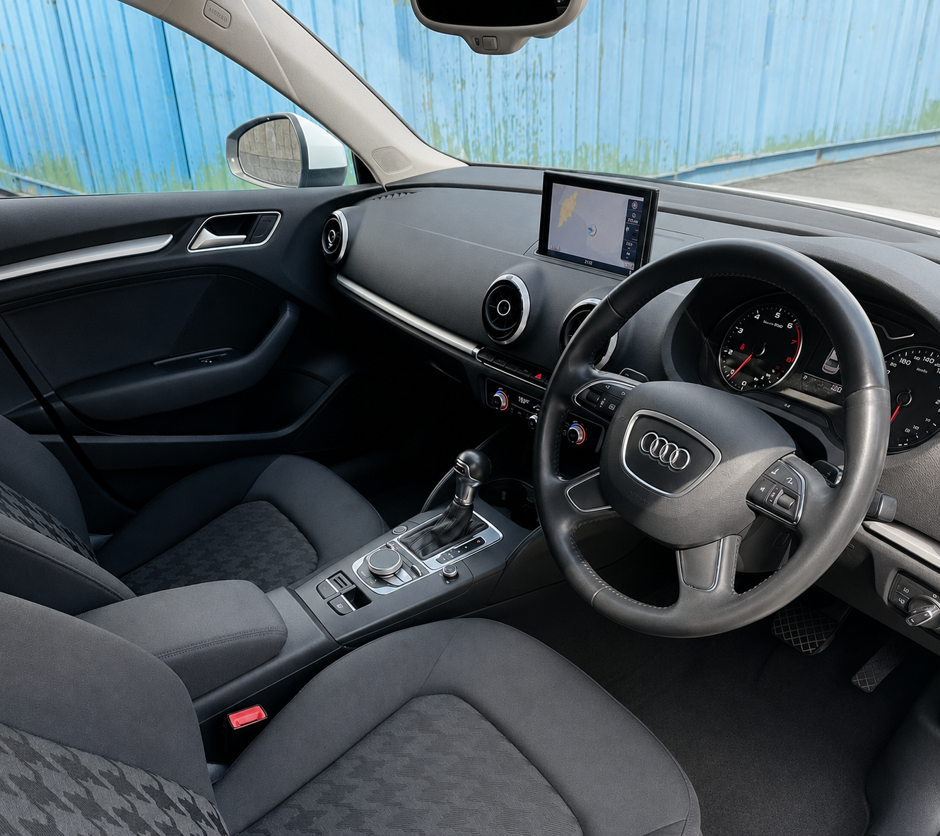 a5e3e87d 6f39 4b13 a96d 8e630f874a60 Audi A3 Salon 1.4 TFSI Automatic - Interior