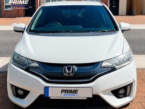 honda fit shuttle pearl white hybrid (1)